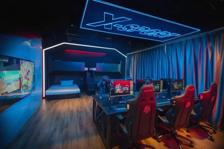 电竞酒店快速扩张，电竞显示器出货增长30.9%